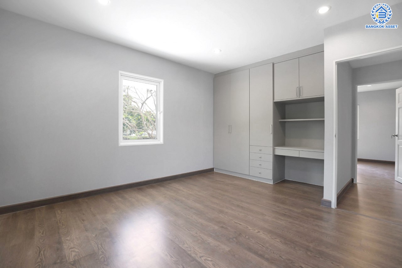 บ้านมือสองตกแต่งใหม่ ม.โนเบิล อุทยาน บรมราชชนนี-พุทธมณฑลสาย3 ห้องมุม เนื้อที่ 60 ตร.ว. ฟังก์ชัน 4 ห้องนอน 3 ห้องน้ำ บนทำเลศักยภาพ ใกล้ทางคู่ขนานลอยฟ้าบรมราชชนนี ม.มหิดล และ เพียง 10 นาทีถึงเซ็นทรัลศาลายา